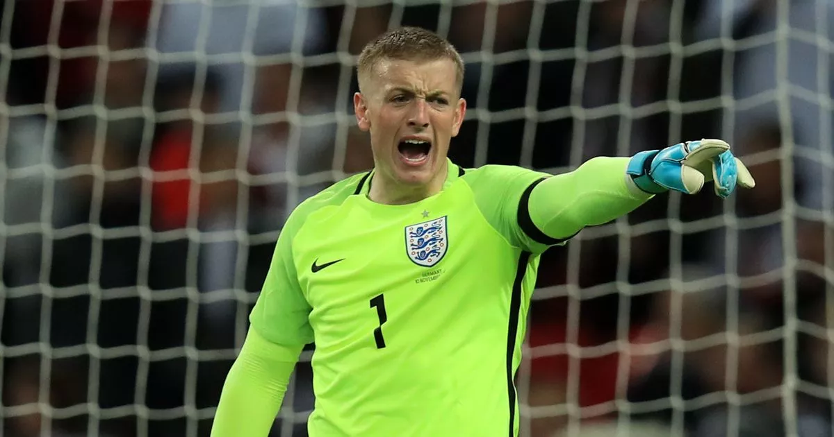 Jordan Pickford saat membela timnas Inggris (Sumber: The Guardian)