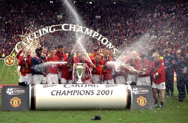 Manchester United saat menjuarai Liga Primer Inggris musim 2000/2001