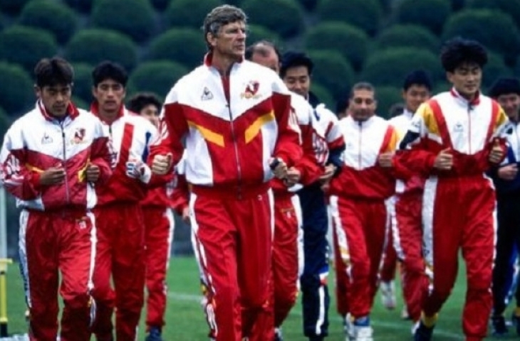 Arsene Wenger saat melatih Nagoya Grampus. (sumber: dok mirror.co.uk).