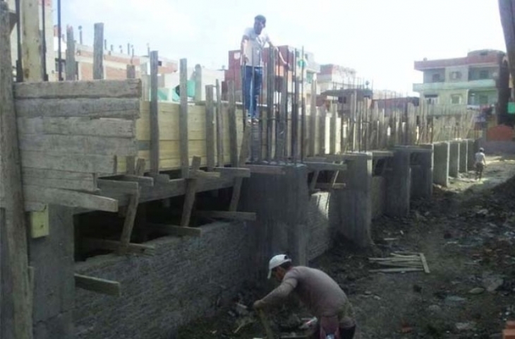 Gedung rumah sakit di kota Nagrig yang sedang dibangun atas bantuan Mo Salah. (foto: SunSport)