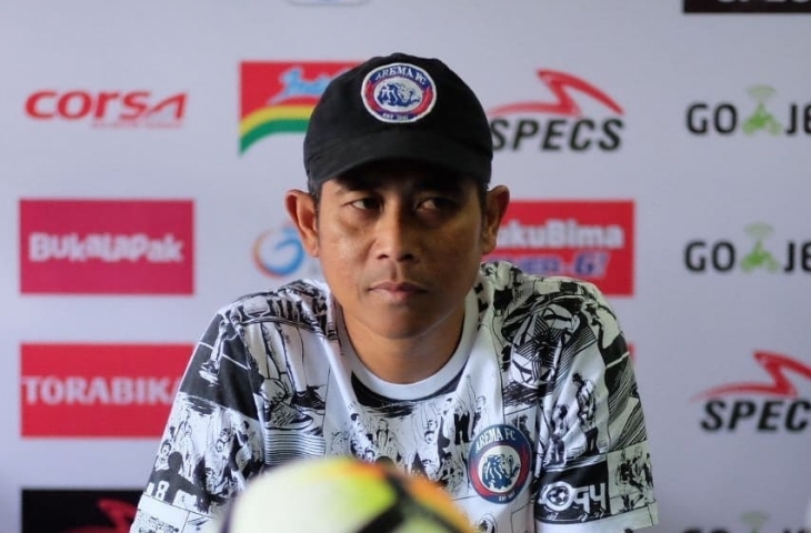 Pelatih Arema FC, Joko Susilo. (Sumber: Instagram/@aremafcofficial).