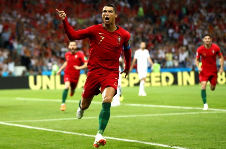 Penyerang Portugal, Cristiano Ronaldo merayakan gol ke gawang Spanyol. (Sumber: Twitter)