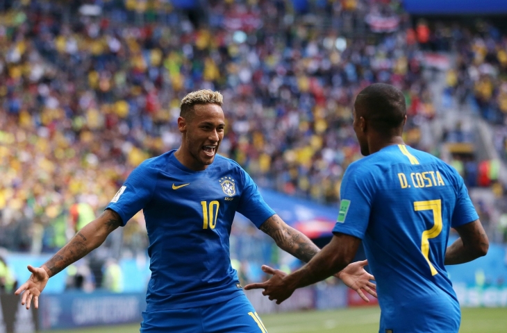 Neymar merayakan gol bersama Douglas Costa/Twitter