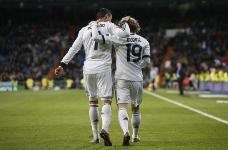 Cristiano Ronaldo dan Luka Modric (Sumber: Twitter)