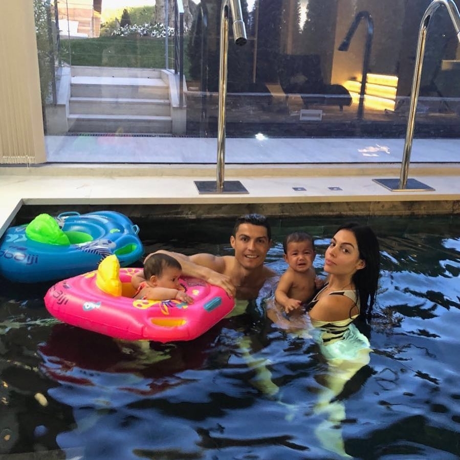 Rumah Ronaldo dijual (@cristiano/Instagram)