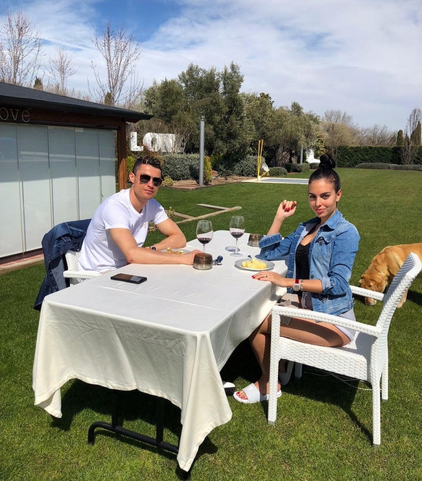 Rumah Ronaldo dijual (@cristiano/Instagram)