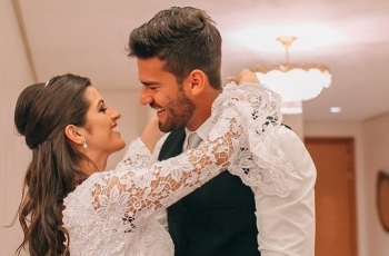 Bahagia Sambut Natal, Alisson Becker Dapat Kado Spesial dari Istri