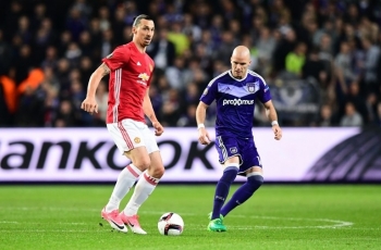 Zlatan Ibrahimovic Sentil Manchester United Harus Bersihkan Isi Kepala