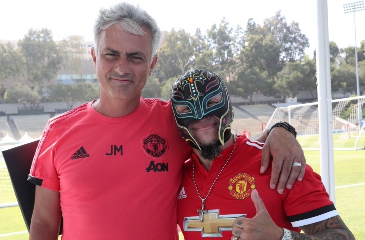 Jose Mourinho dan Rey Mysterio