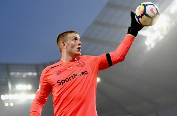 Chelsea Incar Jordan Pickford jika Thibaut Courtois Hengkang