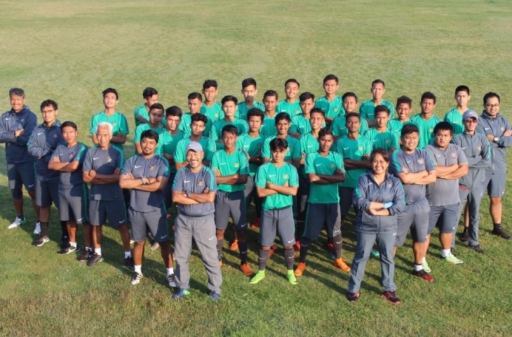 Skuat Timnas Indonesia U-16 Bersama Jajaran Pelatih dan Ofisial (Sumber: PSSI)