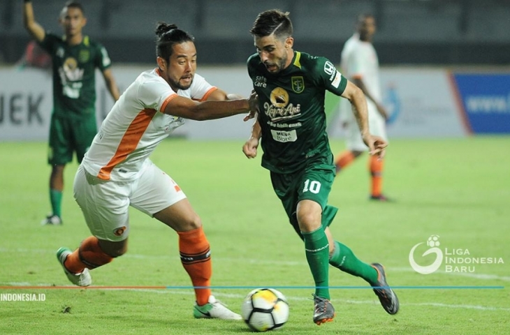 Perseru Serui vs Persebaya Surabaya (liga-indonesia.id/galih)