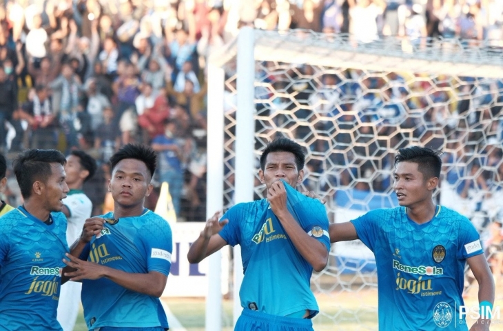 Pemain PSIM Yogyakarta merayakan gol ke gawang PSS Sleman (PSIM)