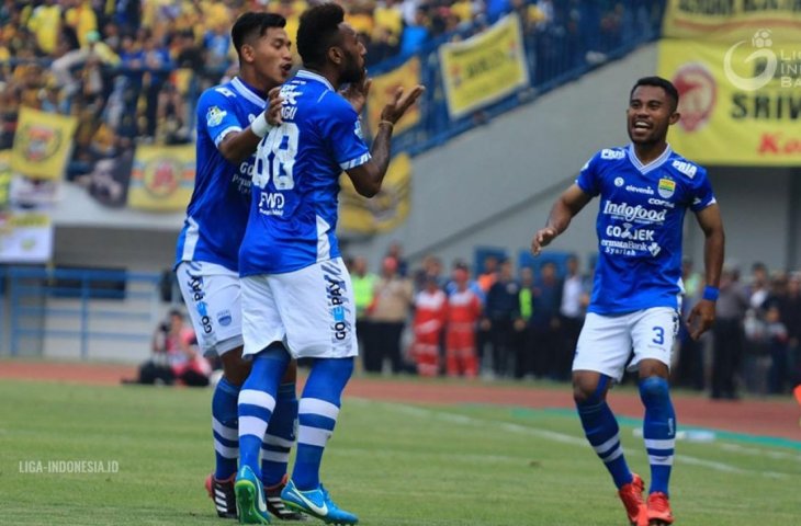 Patrich Wanggai merayakan gol ke gawang Sriwijaya FC (LigaIndonesia.id)