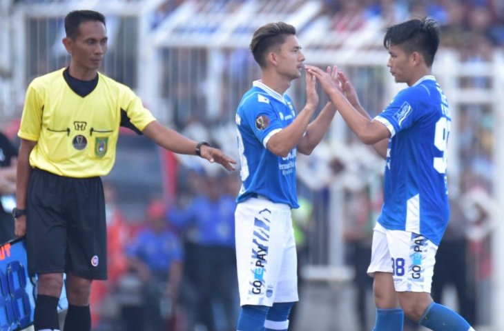 Pemain Persib Kim Jeffrey Kuniawan saat kembali bermain usai cedera panjang (Persib)