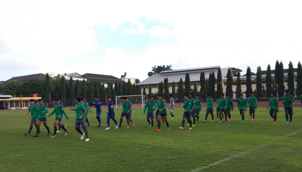 Latihan Timnas Indonesia U-19 di Stadion Universitas Negeri Yogyakarta, Sabtu (18/8/2018). (Irwan Febri/www.mxkc.sbs).