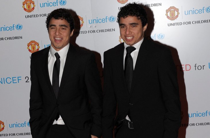 Pemain Manchester United Fred Fabio da Silva dan Rafael da Silva (AFP)