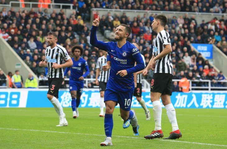 Pemain Chelsea Eden Hazard merayakan gol ke gawang Newcastle (AFP)