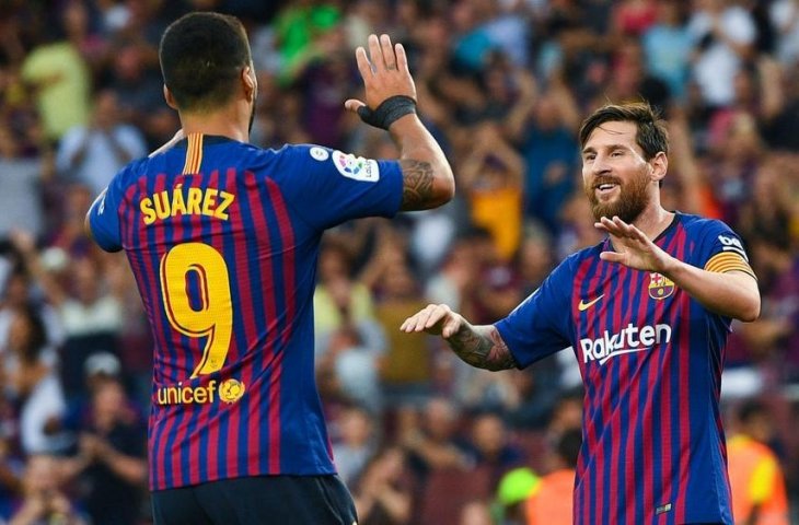 Lionel Messi dan Luis Suarez rayakan gol (beinsports.com/Galih)