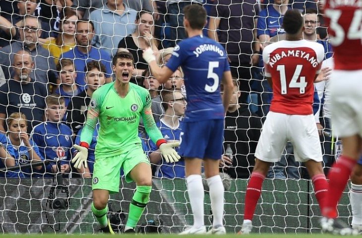 Aksi Kepa Arrizabalaga saat melawan Arsenal (Daniel Leal-Olivas/AFP)