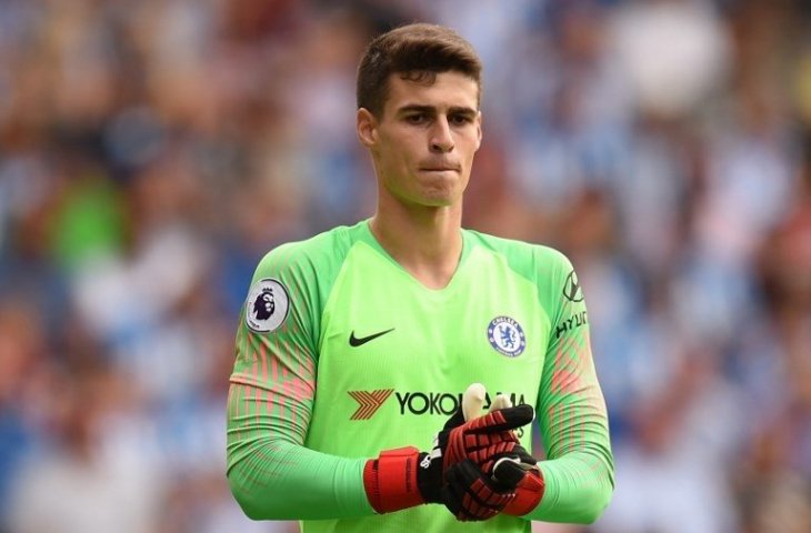 Kiper Chelsea, Kepa Arrizabalaga saat berhadapan dengan Huddersfield Town (Oli Scarff/AFP)