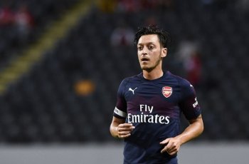 Idolakan Zidane, Tangan Ozil Sampai Berkeringat Ketika Bertemu