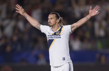 Zlatan Ibrahimovic Sindir Para Kritikus Sepak Bola