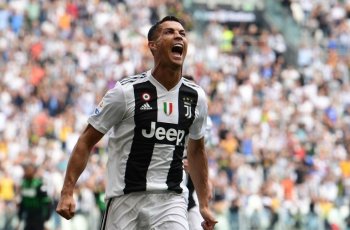 Kecewa, Ronaldo Sebut Dirinya Masih Pantas Raih Ballon d'Or