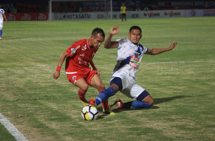 Pemain Persija Jakarta, Riko Simanjuntak (BOLATIMES/STEPHANUS ARANDITIO)