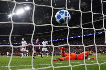 Hugo Lloris Butuh Waktu untuk Kembali Maksimal di Tottenham