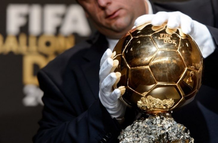 Trofi penghargaan Ballon d'Or (Fabrice Coffrini/AFP)