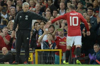 Manchester United Terpuruk, Jose Mourinho Dibela Wayne Rooney