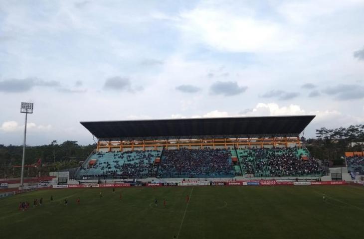 Pertandingan PSIS vs Barito Putera di Stadion Moch Soebroto, Minggu (13/10/2018). (Irwan Febri/www.mxkc.sbs).