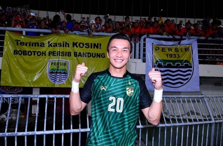 Kiper Timnas Thailand dan Eks Persib Bandung, Sinthaweechai Hathairattanakool Gantung Sepatu. (Thai League)