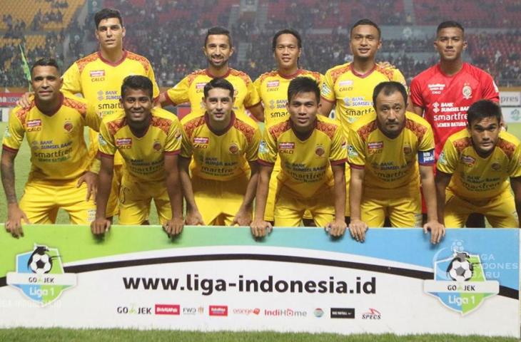 Skuad Sriwijaya FC sebelum melawan PSMS Medan (ligaindonesia)