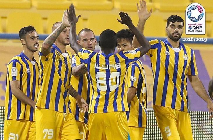 Wesley Sneijder dan Andri Syahputra bersama skuat Al-Gharafa. (Instagram/@Qsl).