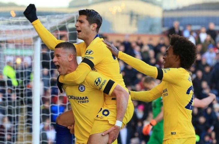 Alvaro Morata merayakan golnya ke gawang Burnley pada 28 Oktober 2018 (Lindsey Parnaby/AFP)