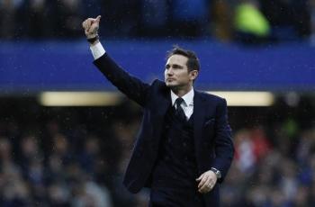 Lawan Chelsea, Lampard Siapkan Strategi Sambil Meracik Susu Bayi