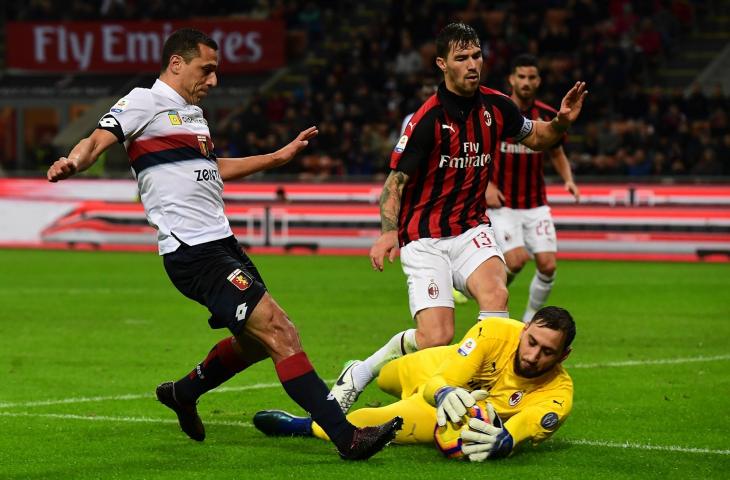 Kiper AC Milan, Gianluigi Donnarumma dan Pemain Inter Milan, Mauro Icardi (AFP)