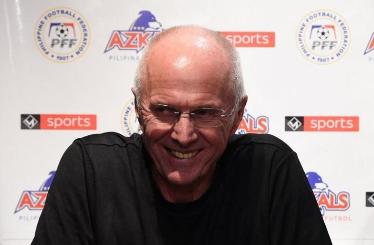 Pelatih anyar Filipina Sven Goran Eriksson saat menggelar konferensi pers usai resmi ditunjuk sebagai pelatih menghadapi Piala AFF 2018, Senin (5/11/2018). [TED ALJIBE / AFP]