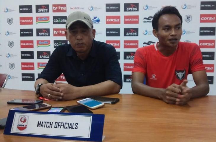 Pelatih Madura FC Salahudin. [Andiarsa Nata/www.mxkc.sbs]