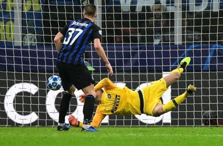 Samir Handanovic vs Barcelona. (Miguel Medina/AFP).