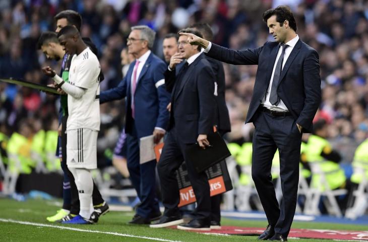 Pelatih Real Madrid, Santiago Solari dan Vinicius Junior (AFP)