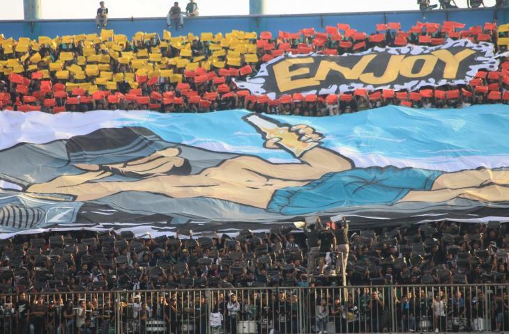 Koreografi Brigata Curva Sud PSS Sleman (Stephanus Aranditio/www.mxkc.sbs)