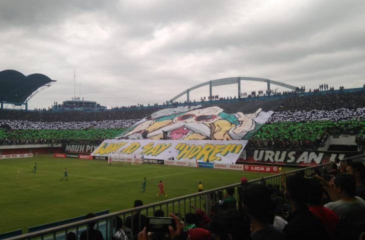 Koreografi Sleman Fans untuk PSS Sleman. [Andiarsa Nata/www.mxkc.sbs]