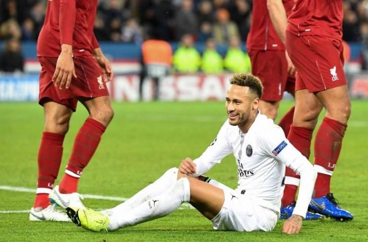 Reaksi Neymar saat laga melawan Liverpool di matchday kelima Liga Champions pada 28 November 2018 (Bertrand Guay/AFP)