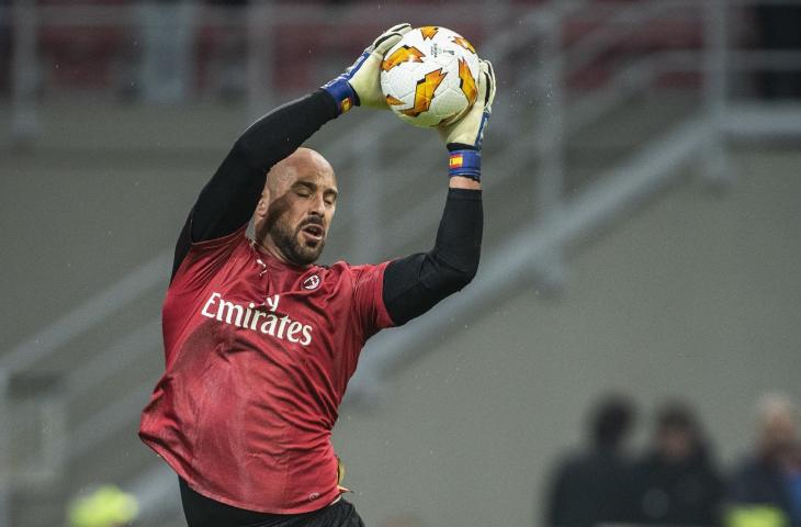 Kiper AC Milan, Pepe Reina (AFP)