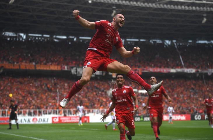 Striker Persija Jakarta Marko Simic berselebrasi usai mencetak gol ke gawang Mitra Kukar dalam laga terakhir Liga 1 di Stadion Utama Gelora Bung Karno, Jakarta, Minggu (9/12/2018). (ANTARA FOTO/Akbar Nugroho Gumay)