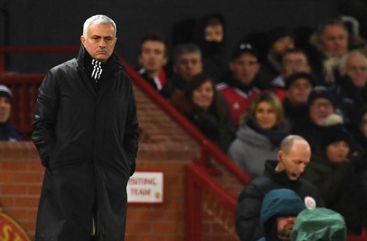 Jose Mourinho saat memimpin laga Manchester Untied vs Fulham pada 8 Desember 2018 (Paul Ellis/AFP)