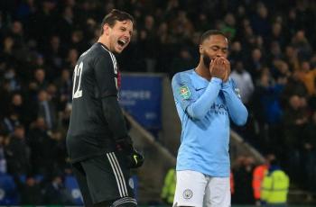 Gagal Eksekusi Penalti Gaya Panenka, Sterling Dapat Reaksi Mengejutkan dari Kiper Leicester